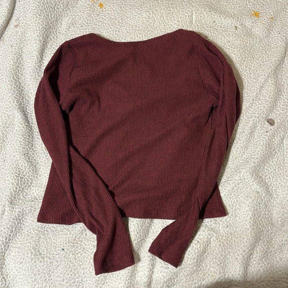 Maroon Crop Top Longsleeve - Picture 3 of 3